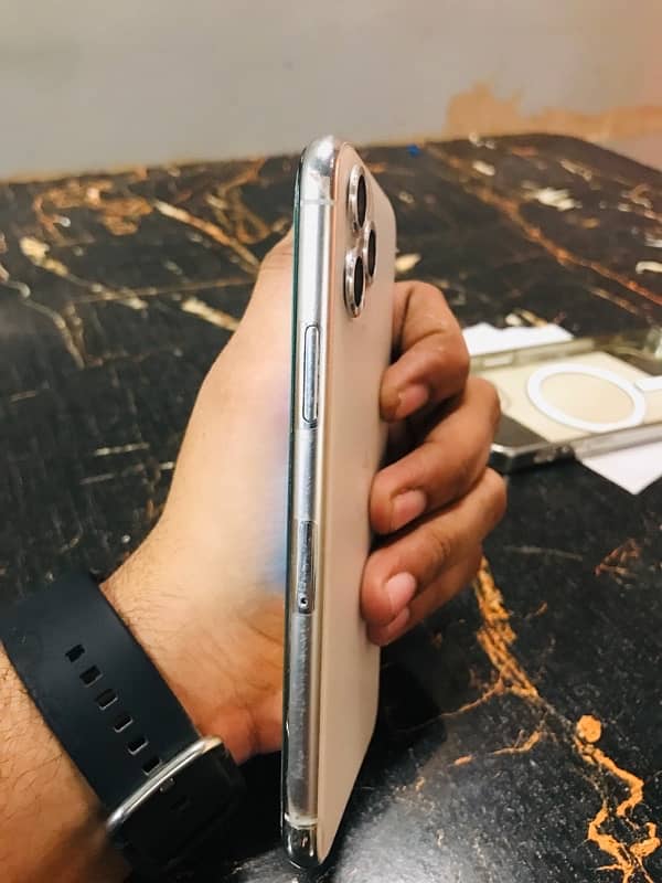 Iphone 11 Pro (Urgent For Sell) 3