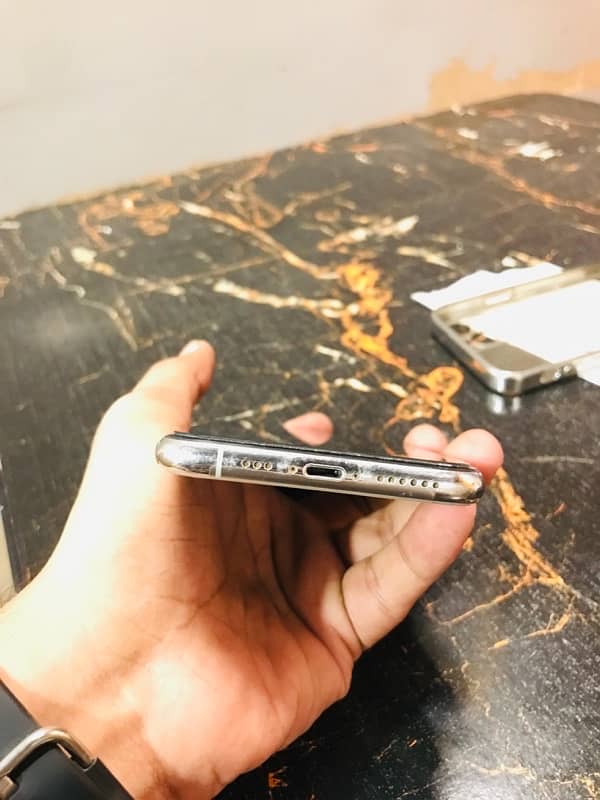 Iphone 11 Pro (Urgent For Sell) 5