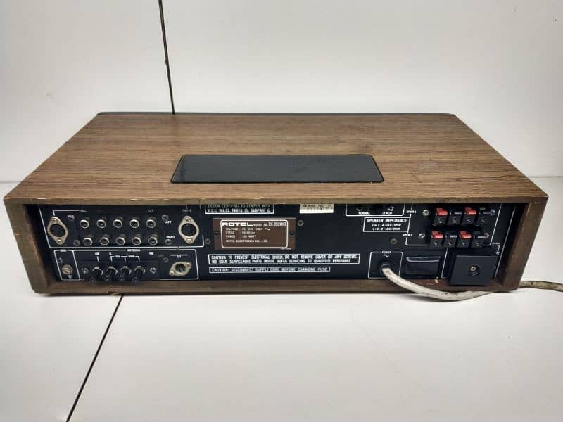 Rotel stereo amplifier like Denon marantz Klipsch 3