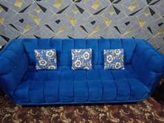 7 sitter sofa , excellent condition