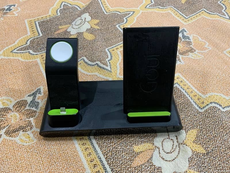 GOUI Wireless charging stand 3 in 1 2