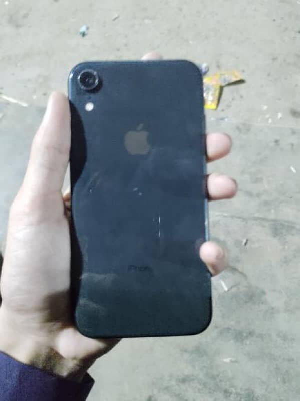 iPhone XR saman Dabba hai 3