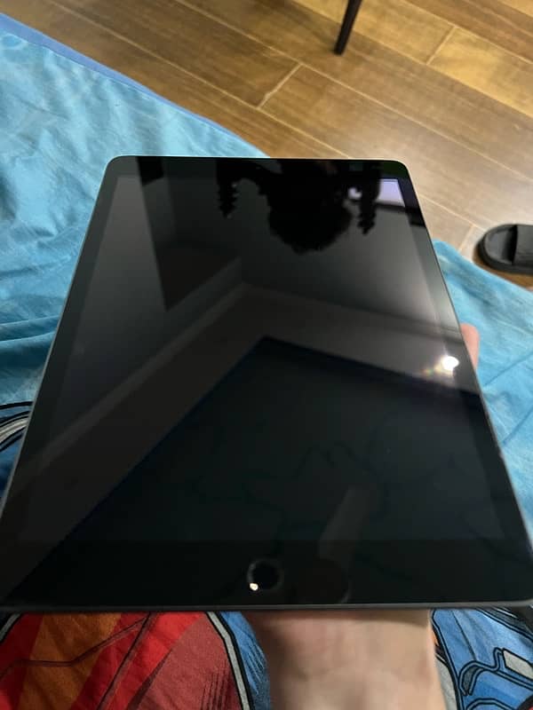 ipad 9th generation 64GB (with box) 0