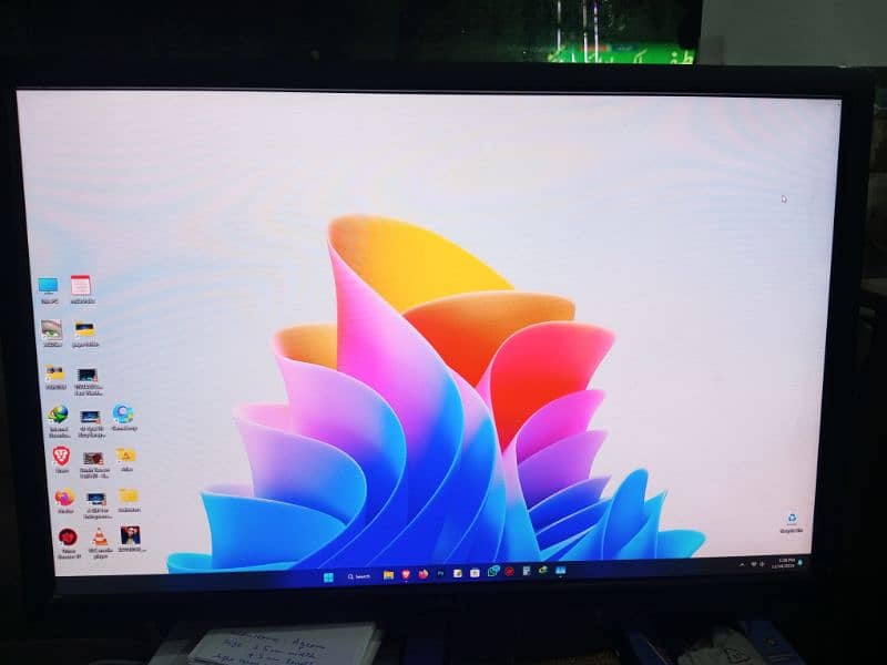 24 inch ips lcd monitor A+ condition 0