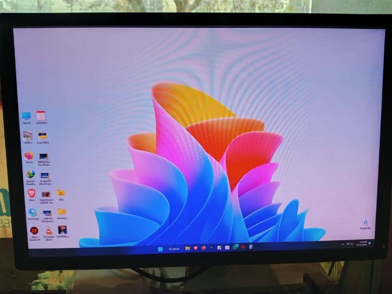 24 inch ips lcd monitor A+ condition 2