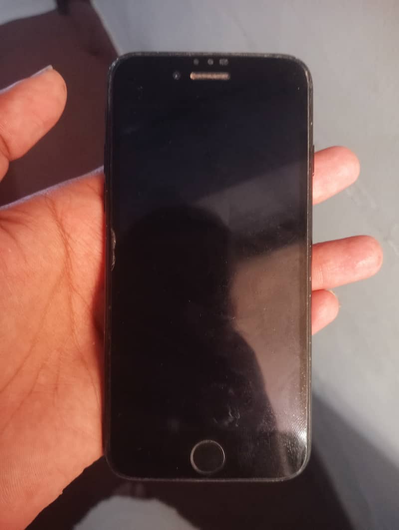 Iphone 7 128 GB hy PTA block hy Baki okay hay Whatsapp no 03132395365 4