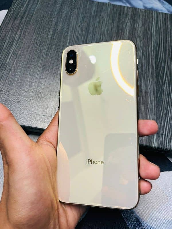 Iphone Xs Factory unlock. 4