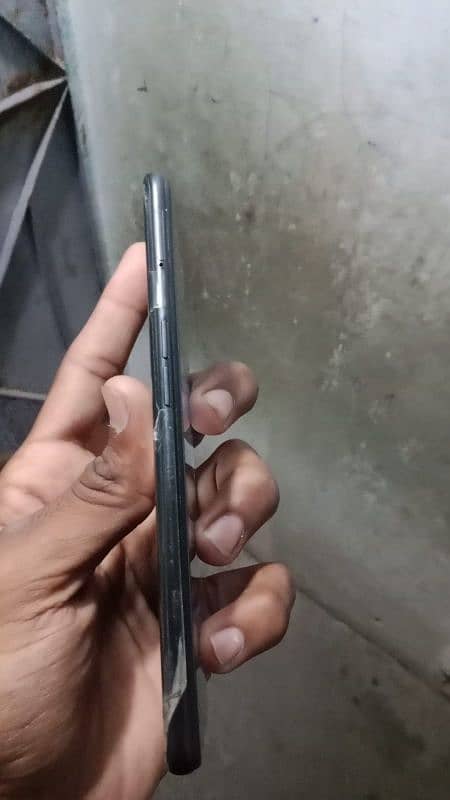 Realme 9i Contact : 03172890069 5