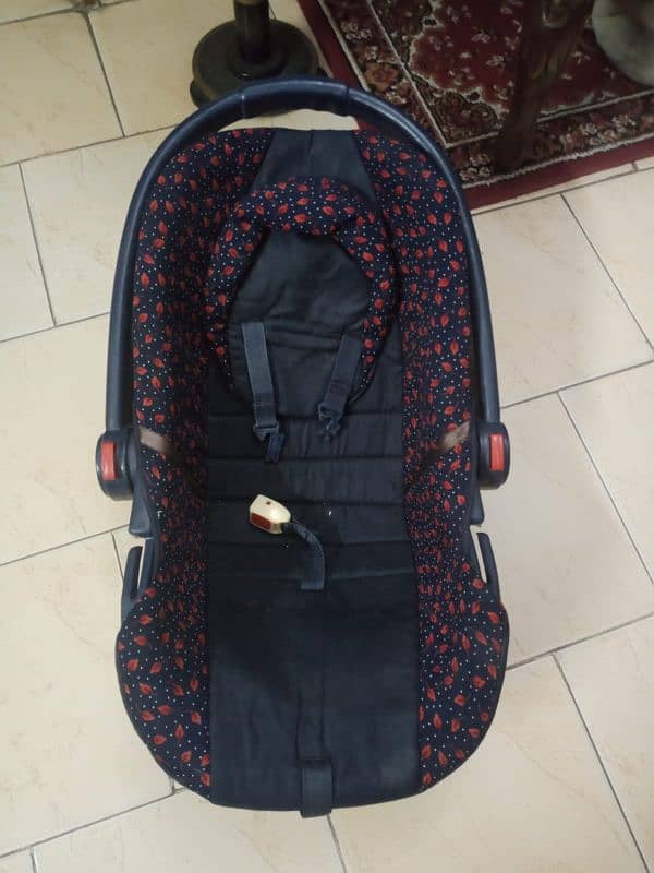 baby carry cot 1