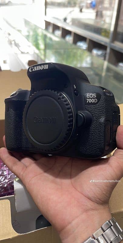 Canon EOS700D 4