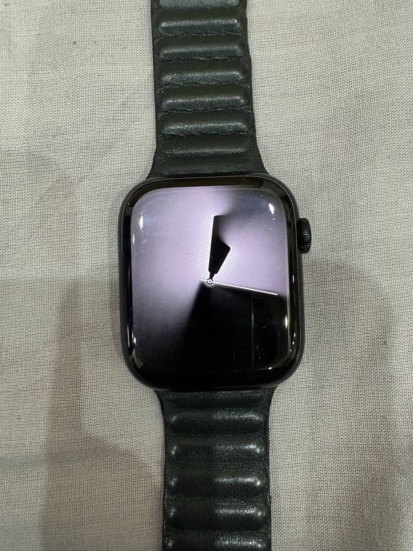 Apple Watch 7 series 45mm with magnetic wrist band 8