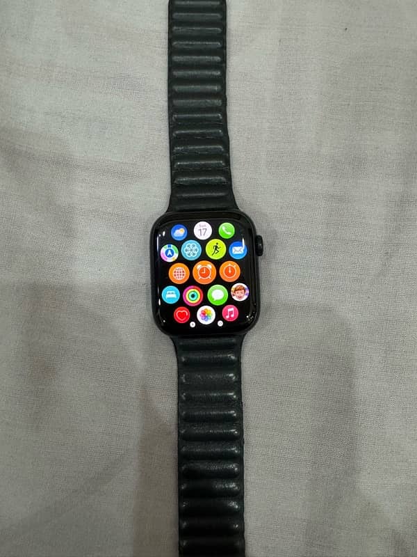 Apple Watch 7 series 45mm with magnetic wrist band 10