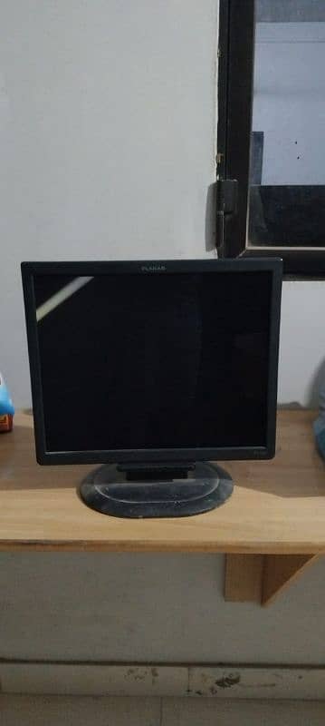 PC WITH LCD 6