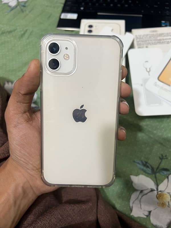 iPhone 11 128GB 8