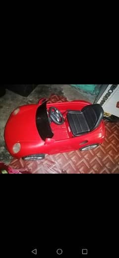 toy car mera bachay use nh karta han