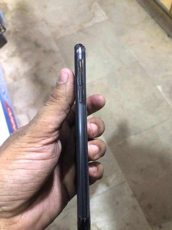 iphone xs SPACE GREY colour 4