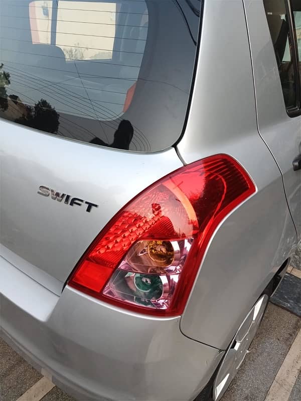 Suzuki Swift 2012 9