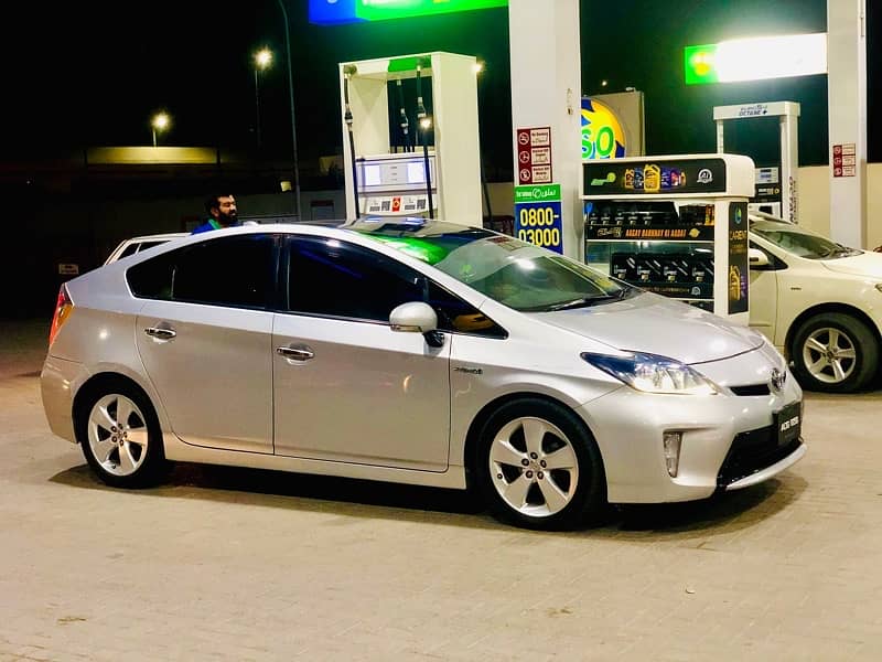 Toyota Prius 2013 4