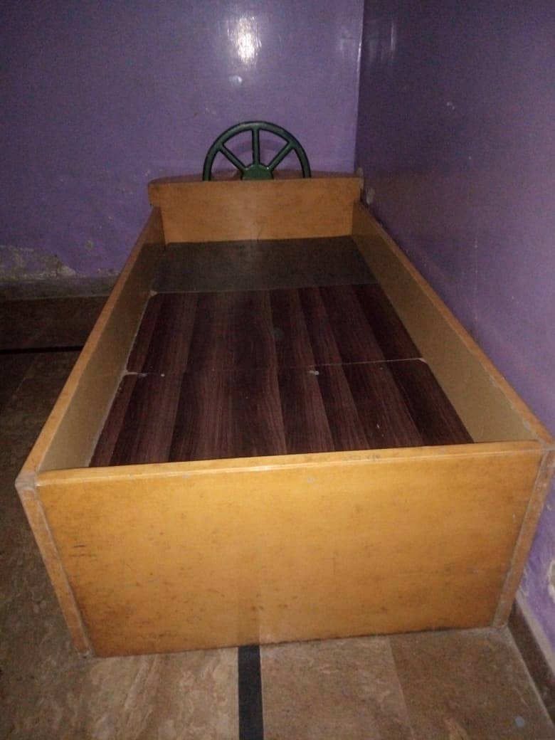 Single Bed for sell on Urgent Basis 2