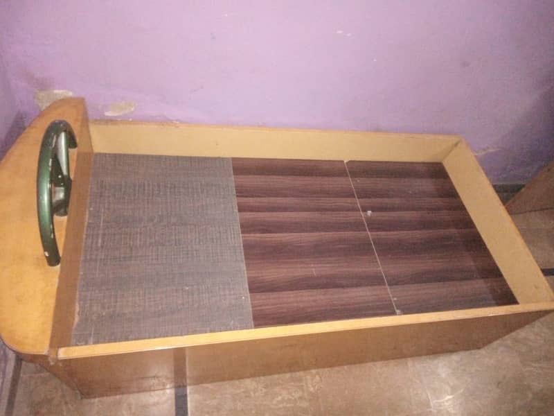 Single Bed for sell on Urgent Basis 3