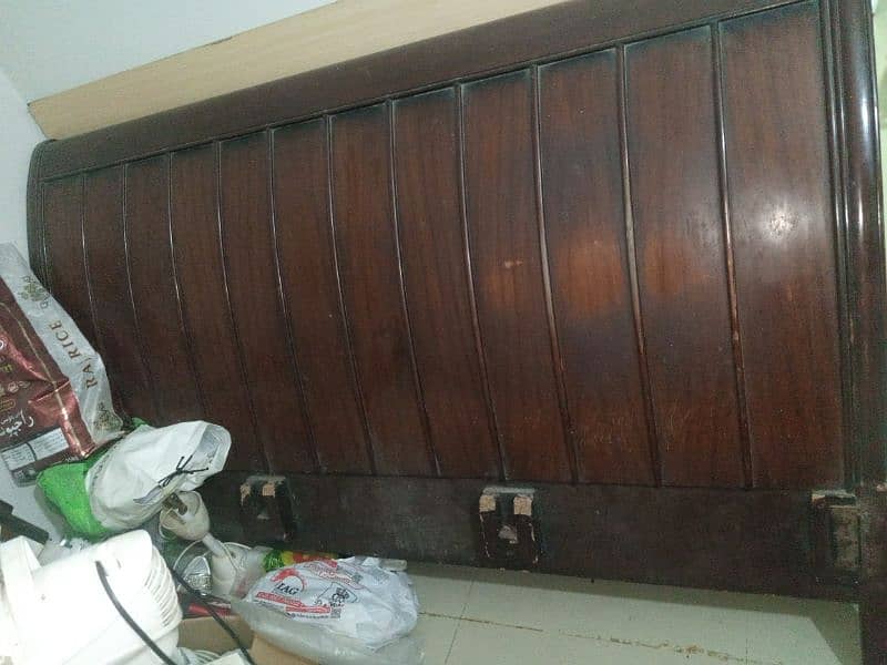 wooden classic bed 1