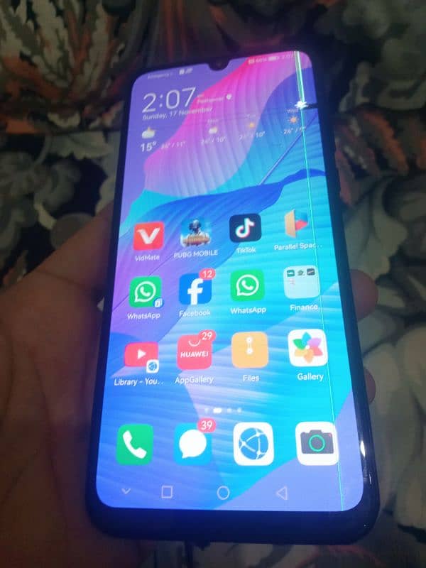 Huawei Y8P 5