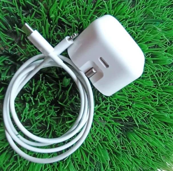 original iphone 20Watt charger 0327.4123995 1