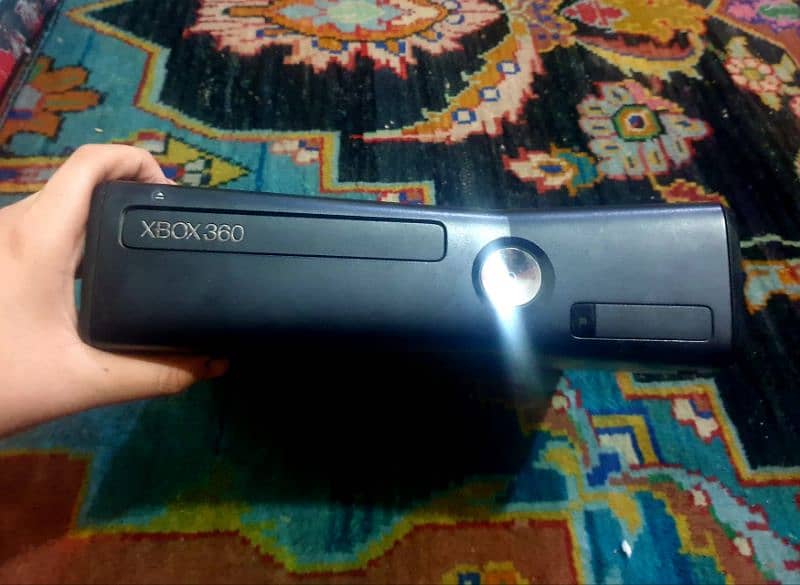 Xbox 360 slim 0