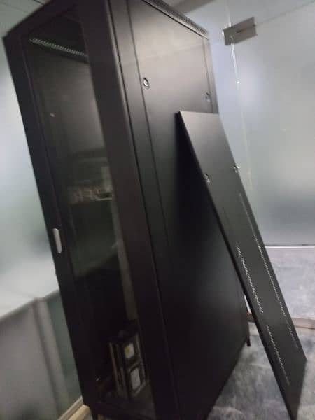 server Rack good condition 0