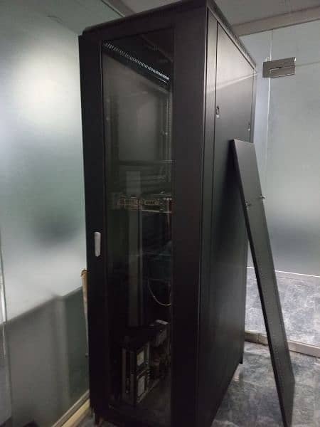 server Rack good condition 2