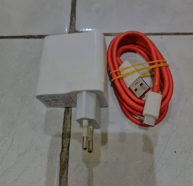 OnePlus 65watt original box plugged charger 0327.4123995 1