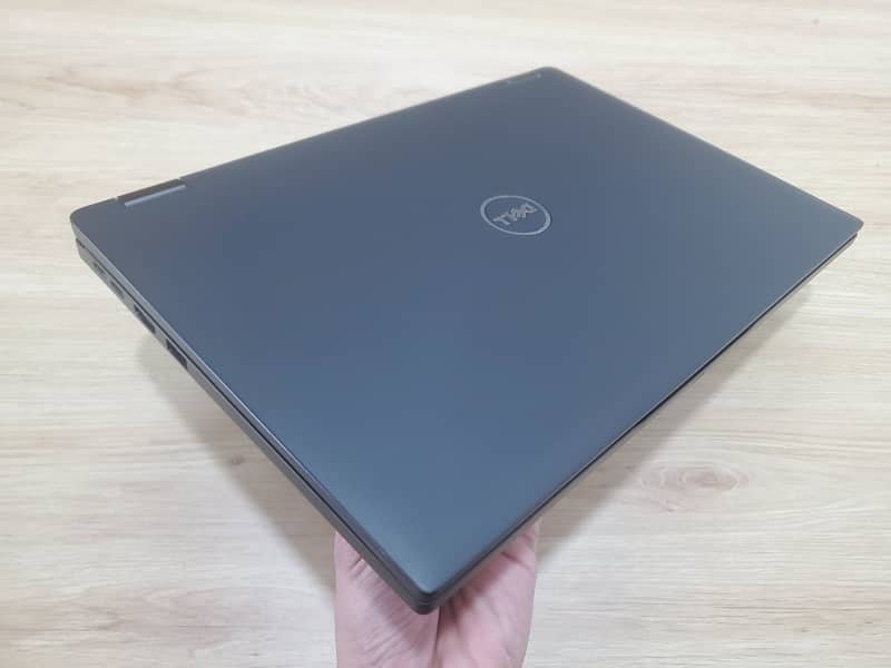 Dell 2in1 Touch 360^ Cor i5 7th gen 8GB/256SSD 3