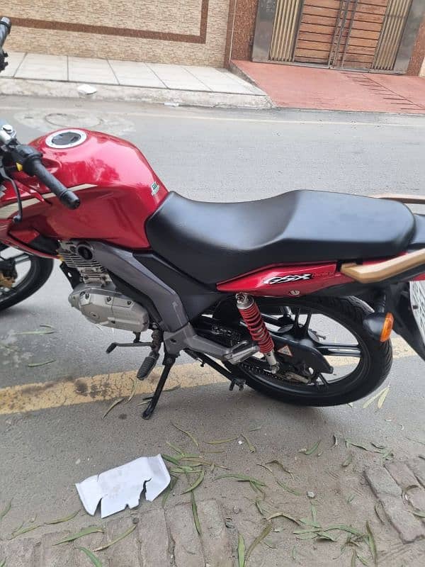 suzuki GSX 125cc 5