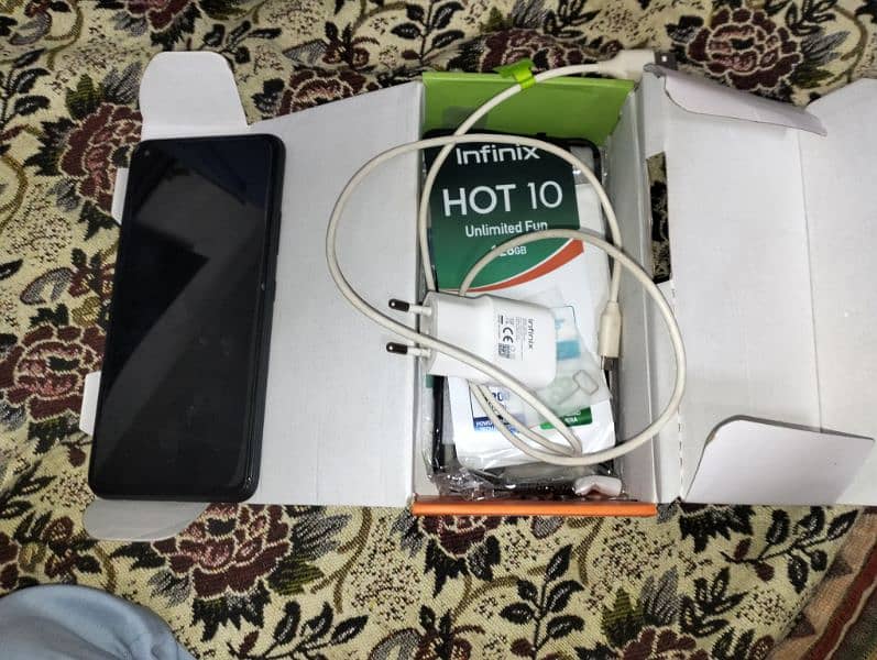 infinix hot10 6/128 2