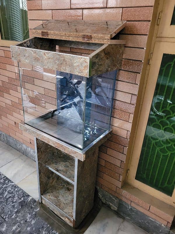 Fish Aquarium Complete Set In Good Condition 2