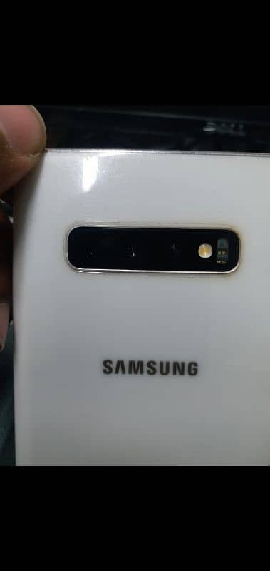 Samsung galaxy S10 plus doted 5