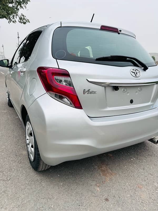 Toyota Vitz 2014 3