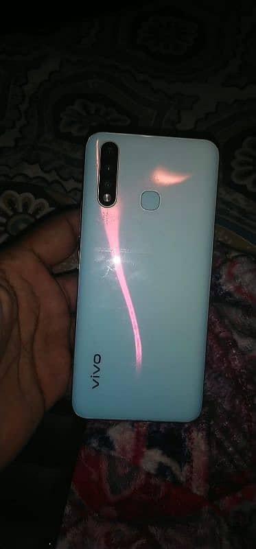 Vivo Y19 4