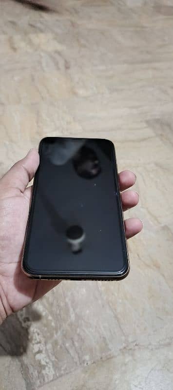 Iphone 11 pro max. . 64gb with box 2