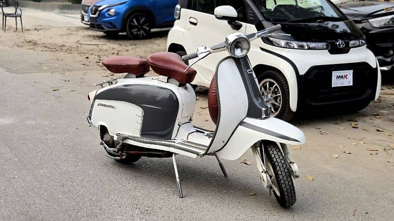 Lambretta Li150 only vespa scooter of Pakistan 3