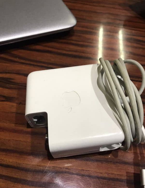 Macbook pro Original Charger 100% 3