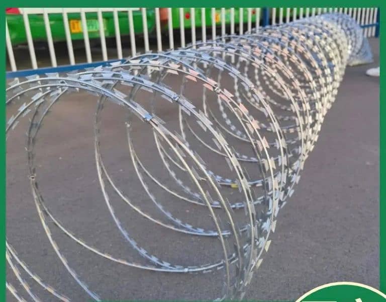 razor wire fencing 3