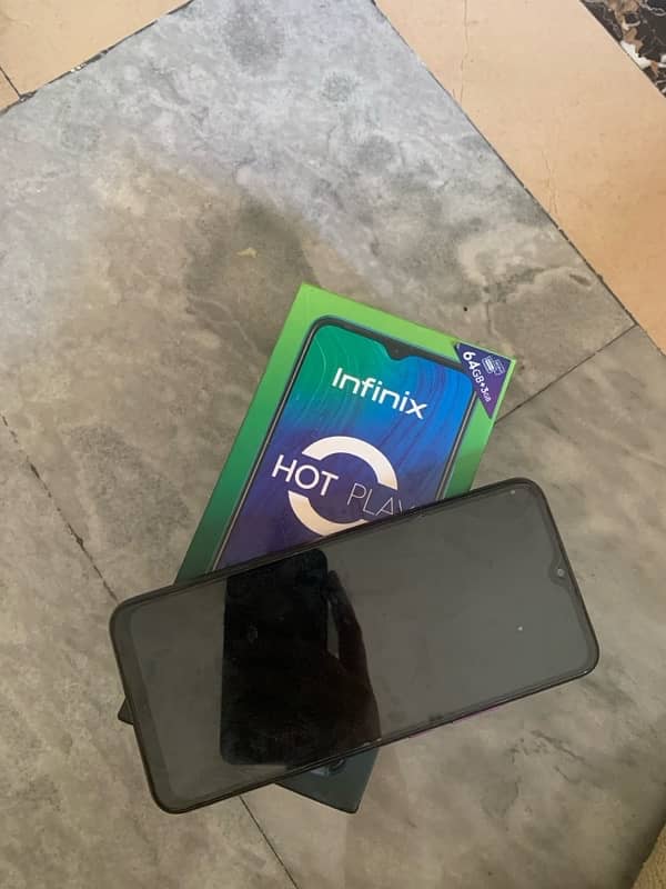 Infinix hot 9 play condition raffles hai Lakin one hand use hai box 0