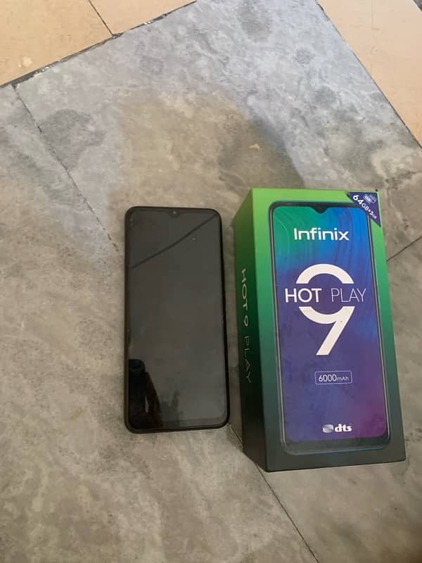 Infinix hot 9 play condition raffles hai Lakin one hand use hai box 1