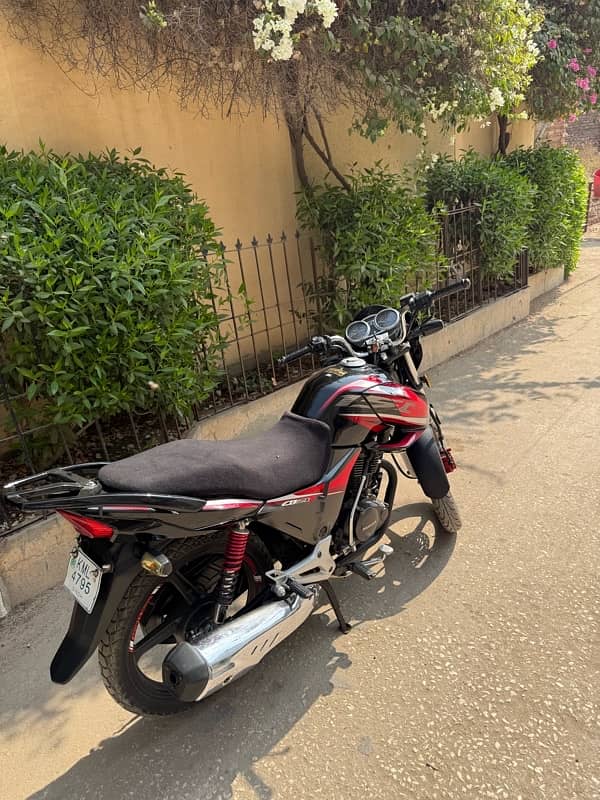 Honda CB 150F 2019 in excellent condition for sale 3