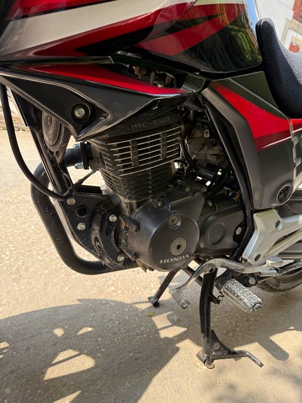 Honda CB 150F 2019 in excellent condition for sale 4