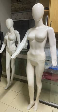 Female realistic mannequin