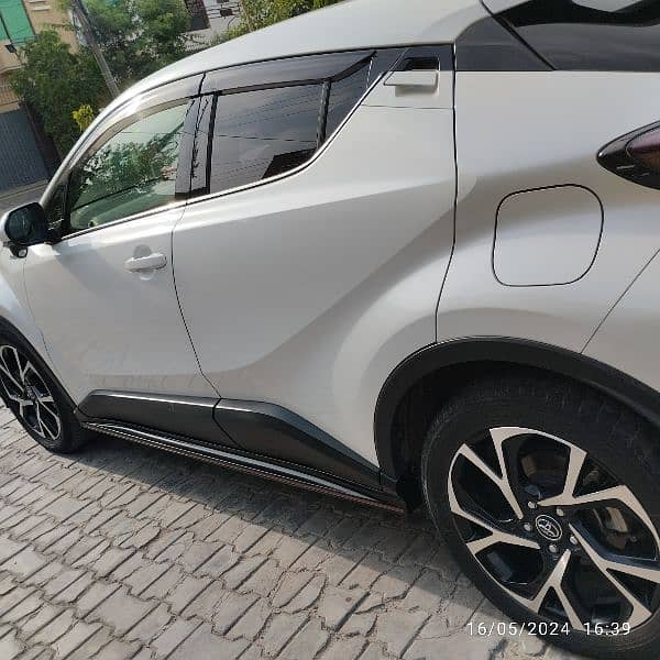 Toyota C-HR 2018 11