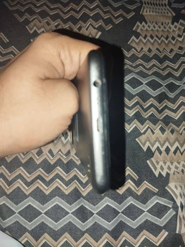 Realme C25Y condition 10/9 with complete box 3