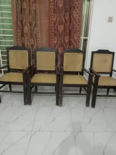 good condition 4 wooden chair home used sekhupura,mobile,03044360404